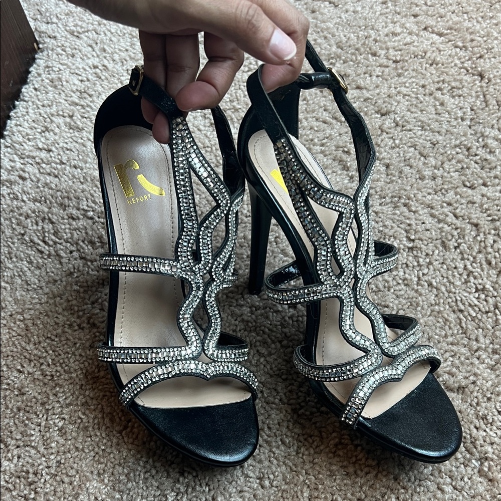 5/$35 Elegant Black Strappy Women's Sandals